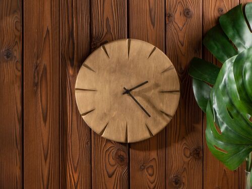 Часы деревянные «Helga» 7