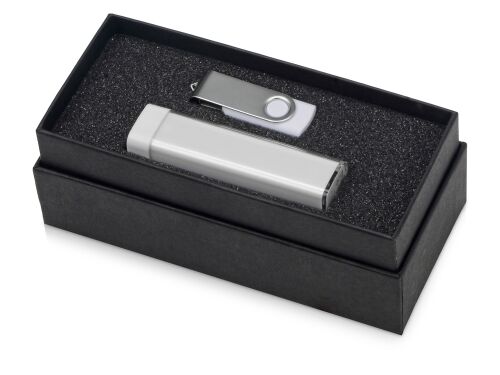 Подарочный набор Flashbank с флешкой и зарядным устройством 9